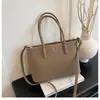 2026 Nuevo Bolso de Mano de Moda Transfronteriza de Gran Capacidad con Patrón de Lichi Bolso Cruzado Casual Retro de Nicho para Mujer