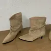 Botines de Punta Fina First Encounter Season para Mujer Gamuza Arrugada Botas Apiladas Otoño/Invierno 2026 Botines Nuevos Tacón Medio Fino Botas Adelgazantes