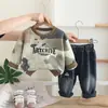 2025 Nuevo Otoño e Invierno para Niños Cuello Redondo Manga Larga Tops Elegantes Conjunto de Tres Piezas de Otoño para Niños Venta al por Mayor de Fábrica