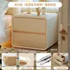 Mesita de noche de madera maciza cuidadosamente seleccionada para uso doméstico en el dormitorio, nuevo estilo crema, simple y lujosa, sensación de alta gama, pequeño armario de almacenamiento para mesita de noche