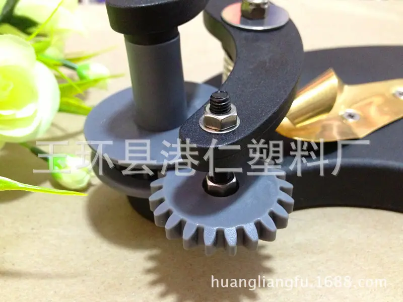 粗齿卷边机 (1)_副本