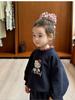 Ropa Infantil Coreana 2026 Otoño Nuevo Estilo Niñas Pequeñas Bebé Versión Coreana Dibujos Animados Lindo Gato Kt Conjunto de Sudadera y Falda