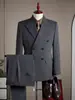 Traje Rayado de Doble Botonadura de Alta Gama para Hombre con Solapas de Muesca, un Traje Formal de Negocios Sofisticado que es Lavable a Máquina y No Necesita Planchado