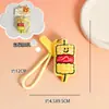 Pingentes de espeto para bonecas, broches, chaveiros de brinquedo, acessórios, sapatos, meias, roupas, presilhas de cabelo, decorações de mochila, presentes no atacado