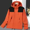 En Stock Chaqueta de Asalto para Exteriores Cortavientos Repelente al Agua Transpirable Capucha Desmontable Ligera Unisex para Montañismo Chaqueta Casual