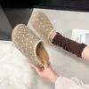 Chinelos de sola grossa, bico fechado, antiderrapantes, estilo casual Birkenstock feminino, outono/inverno 2026, confortáveis, fáceis de calçar, de bolinhas, retrô, para uso externo