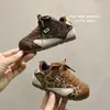 2026 Nuevos Zapatos de Algodón con Estampado de Leopardo para Niños Estilo Coreano Superficie de Cuero Zapatos Deportivos para Niñas Pequeñas Zapatos Bebé Forrest Gump 6838
