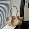 Bolsa feminina de grande capacidade com toque de luxo, versátil para o dia a dia, bolsa de ombro feminina com padrão trançado, bolsa de antebraço, bolsa tote vintage