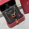 Collar de Disco Redondo Pequeño de Alto Gama V-Gold con Doble Anillo y Diamantes Completos para Mujer, Chapado en Oro Rosa de 18K, Incrustado con Diamantes, Sensación de Lujo Ligero y Gama Alta, Cadena para Clavícula