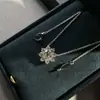 Nuevo Collar de Girasol para Mujer, Nuevo Colgante de Diamante de Alto Carbono, Diseño de Nicho, Estilo Minimalista Fresco, Cadena para Clavícula para Mujer, Venta al por Mayor