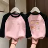 Camiseta Básica Manga Longa Patchwork de Fleece com Gola Redonda para Meninas Camada Base Outono Inverno Moda para Crianças Médias e Grandes Camada Interna Quente Top Versátil