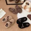 Pantuflas peludas de suela gruesa para mujer que aumentan la altura, nuevo estilo otoño/invierno, punta cerrada, cálidas, tacto de alta gama, pantuflas de algodón para el hogar