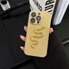 Capa de celular banhada a ouro com cobra para Apple 16promax personalidade 15 padrão de fio de ouro 12 tudo incluído 11 película para lente 13
