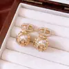 Aretes Redondos Nariz de Cerdo Plateados con Incrustaciones de Circonita y Perla, Aretes de Estilo Retro a la Moda, Aretes de Lujo Ligero y de Gama Alta para Mujer