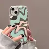 Funda tipo espejo Línea Verde y Amarilla Adecuada para iPhone 17 Pro Max, 14/15 Botones Galvanizados, 13 Apple 16