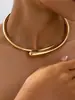 Collar Geométrico Personalizado Europeo y Americano Metal Superficie Lisa Cierre de Resorte Gargantilla Pulsera Joyería Punk Simple para Mujer