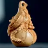 Cabaça Dragão Esculpida em Buxo Escultura em Madeira Maciça Peça de Mão Brinquedo Artesanato Masculino Pingente de Carro
