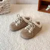 Zapatos Casuales de Algodón para Niñas 2025 Invierno Nuevos Infantiles Retro Forrados de Felpa para Bebé Suela Suave Casual Botas de Nieve