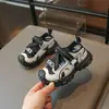 Sandálias Esportivas Infantis Novo Estilo Verão 2026, Sapatos Casuais Respiráveis de Malha para Corrida de Meninas, Tênis Leves de Pneu para Meninos