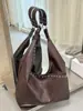 2026 Novas Bolsas Retrô Europeias e Americanas para Mulheres, Elegante e Super Popular Versátil Bolsa de Ombro Único Subarmela, Bolsa Tote de Grande Capacidade com Rebites