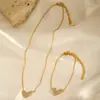 Cadena de Clavícula Temperamento con Circonita Micro pavimentada Bañada en Oro Real para Mujer, Collar Pulsera de Corazón de Amor de Acero Inoxidable de Alta Gama, Venta al por Mayor en Stock
