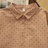Camisa de Manga Larga con Cuello Vuelto de Lunares para Mujer Otoño Japonés Mori Girl Vintage Artístico Reductor de Edad Versátil Casual Top de Manga Larga
