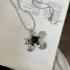 Collar Colgante de Flor Plateada Estilo Coreano Retro para Mujer, Cadena Larga de Alta Gama y Elegante para Sudaderas, Accesorio de Moda Único y Versátil