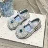 Sapatos Infantis Simples para Meninas Bebê Menina 2026 Novo Estilo Primavera/Outono Sapatos de Cristal Laço Crianças Médias/Grandes Performance Sapatos Pequenos de Couro