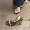 Sandalias de Tacón Alto Cuadradas de Gamuza Estilo Retro Francés Chuyuji 2026 Verano para Mujer Elegantes Abiertas sin Cierre para Uso en Exteriores