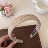 Faixa de Cabeça com Coroa Alta para Mulheres, Novo Estilo com Toque de Luxo, Faixa de Cabelo Larga Versátil para Sair, Acessório de Cabelo para Lavar o Rosto