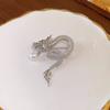Broche Pérola de Dragão Alfinete de Corsage Feminino Design de Nicho 2024 Novo Acessórios para Casaco Terno de Ano Novo Atacado