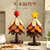 Tapete de Isolamento Térmico para Árvore de Natal, uma Pequena Decoração de Mesa em Madeira Sólida em Forma de Árvore, Porta-Copos Anti-Escaldante, Base para Panela, Base Antiderrapante para Pratos de Jantar