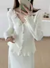 Nuevo Conjunto de Punto de Dos Piezas para Mujer Otoño/Invierno 2026: Cárdigan Suéter de Punto con Escote en V y Flores Tridimensionales + Falda de Cintura Alta Estilo Suave