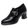 Sapatos de couro macio de alta qualidade, confortáveis, versáteis, para pessoas de meia-idade e idosos, aumentam o temperamento, não cansam os pés, sapatos femininos de boca funda, salto grosso, sapatos femininos
