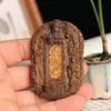 Venta Directa de Fábrica del Popular Colgante de Lujo Negro y Dorado del Dios de la Riqueza con un Buda sin Rostro, Adecuado para Colgar en el Cuello o en el Coche