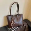 Bolsa Tote de Trabalho para o Dia a Dia Nova Retro Outono 2026 de Grande Capacidade Cor Sólida Nicho Alta Aparência Bolsa de Ombro Único