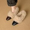 Outono e inverno de 2024 gola quente de pelo um pedal sapatos pequenos de couro 2CM aumentados estilo preguiçoso sapatos baixos forrados de lã