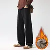 Calça Casual de Sarja Pura com Forro de Fleece, Corte Reto, Nova Coleção Outono/Inverno 2025, Solta, Confortável, Versátil, Moderna, Alongadora, Emagrecedora