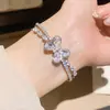 Pulsera Abierta Doble Capa de Mariposa con Circonita, Suave y Atmosférica, para Mujer, Joyería Versátil de Lujo Ligero de Nicho para el Día a Día con un Toque de Alta Gama