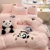 Conjunto de quatro peças de toalha de algodão lavável e hipoalergênica Classe A bordada, capa de edredom de qualidade para maternidade, lençol de cama lavável à máquina, conjunto de três peças para dormitório 4