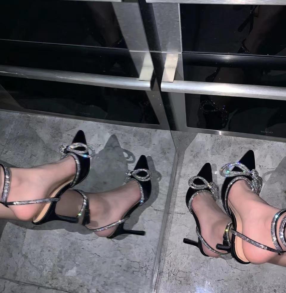 水钻细跟凉鞋女黑色绑带