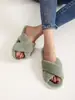 Pantuflas de Felpa para Mujer con Correa Cruzada Comercio Exterior Transfronterizo Pantuflas de Punta Abierta Pantuflas para Casa Pantuflas Cálidas de Algodón para Niñas