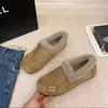 Mocasines Retro Birken de un paso con forro de polar para invierno Zapatos de algodón Birken cálidos con forro de polar Zapatos peludos para mujer Otoño/Invierno 2025