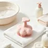Escova de Shampoo para Bebê Pente Massageador de Silicone Cerdas Macias Escova de Shampoo Uso Duplo Molhado Seco Limpeza do Banho Banho de Bebê Couro Cabeludo