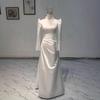 Vestido de Novia de Satén 2026 Estilo Nuevo Novia Manga Larga Simple Sirena Vestido de Novia que Realza la Altura Velo Principal Velo de Salida Velo Ligero Hecho a Medida