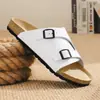 Zapatos Birkenstock para mujer 2026 nuevo verano doble hebilla una correa chanclas suela de corcho antideslizantes sandalias de exterior zapatos de hombre sin cordones