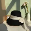 Sombrero de Paja de Ala Ancha y Copa Pequeña con Lazo Estilo Coreano Sombrero Cubo Protector Solar para Salidas Playa Costa Sombrero Cubo Protector Solar