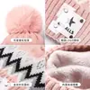 Chapéu Feminino Outono e Inverno Estilo Coreano Casual Proteção de Orelha Chapéu de Lã Acolchoado com Forro de Fleece Quente Pom Pom de Lã Chapéu de Tricô para Estudante Equitação
