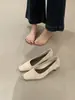 Sapatos de Salto Alto Stiletto Quadrados de Camurça Estilo Profissional Novo para a Primavera de 2026 para Mulheres, Sapatos Individuais de Boca Rasa Marrom Retrô