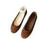 Zapatos planos slip-on de piel de oveja estilo retro francés con tachuelas para mujer, punta redonda plana, versátiles, cómodos, tipo bailarinas